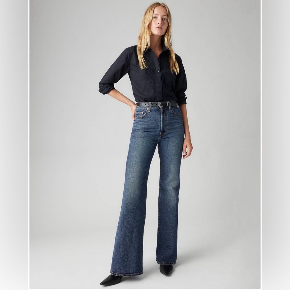 Levi’s Ribcage Bell Women’s Jeans - Romantic Story Dark Wash - Sz 29
